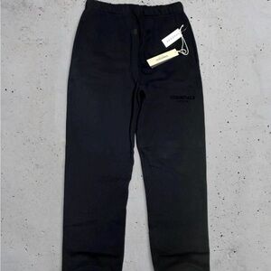 Fear of God Essential - Stretch Lim Sweatpants - MEN’s M